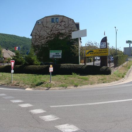 Hotel-Restaurant Le Calice Du Gevaudan - A75 Banassac 외부 사진