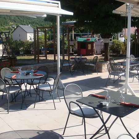 Hotel-Restaurant Le Calice Du Gevaudan - A75 Banassac 외부 사진