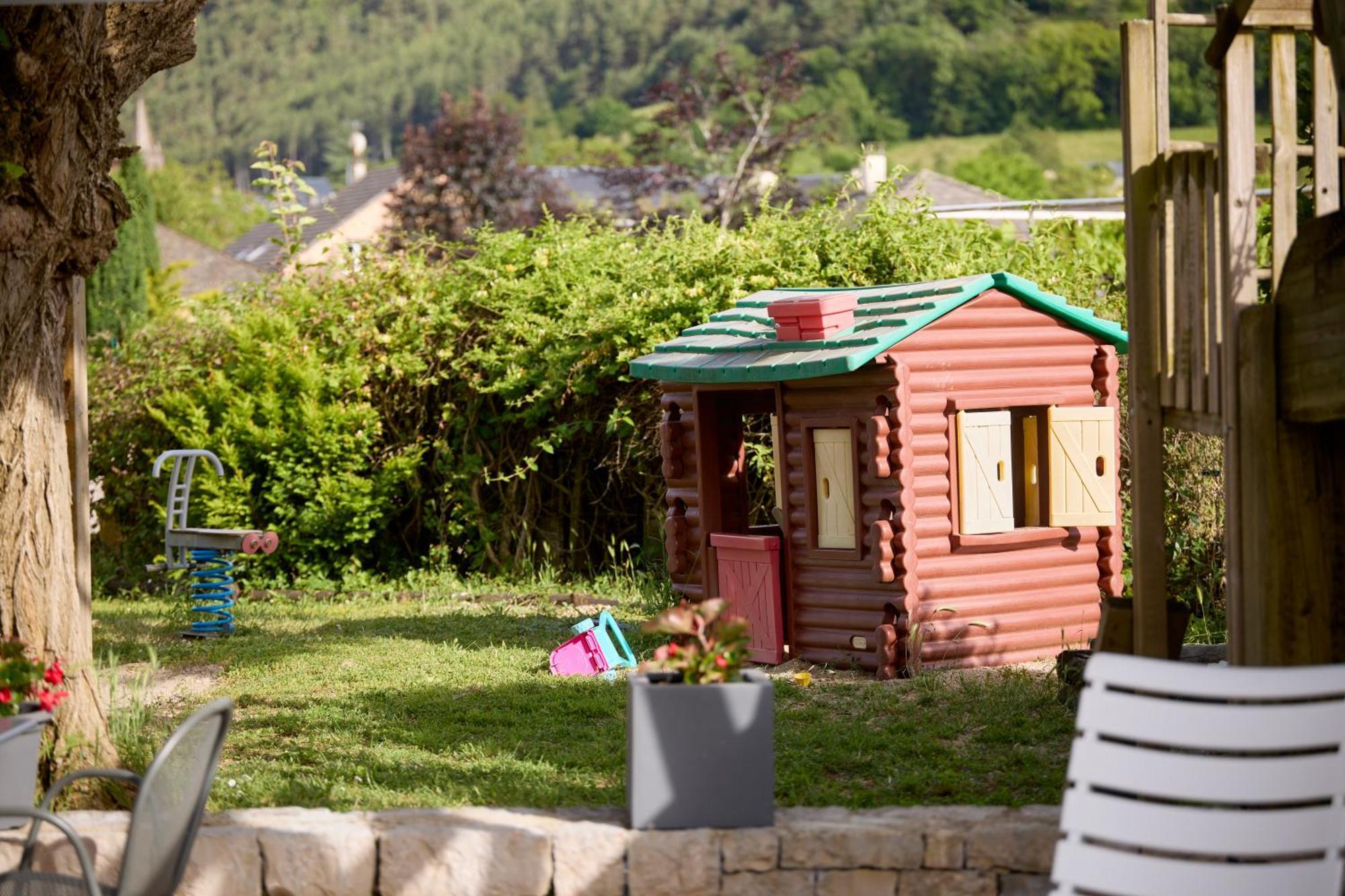 Hotel-Restaurant Le Calice Du Gevaudan - A75 Banassac 외부 사진